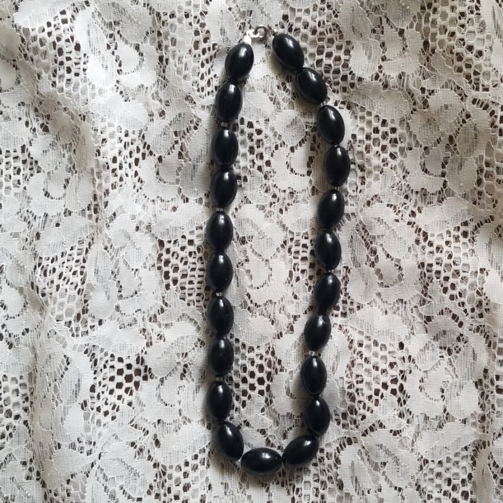 Glossy Black Bead Necklace